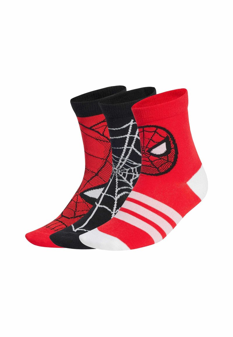 Tres pares de calcetines con colores rojo, negro y blanco; diseños de telaraña y personajes; puños acanalados; material de mezcla de algodón.