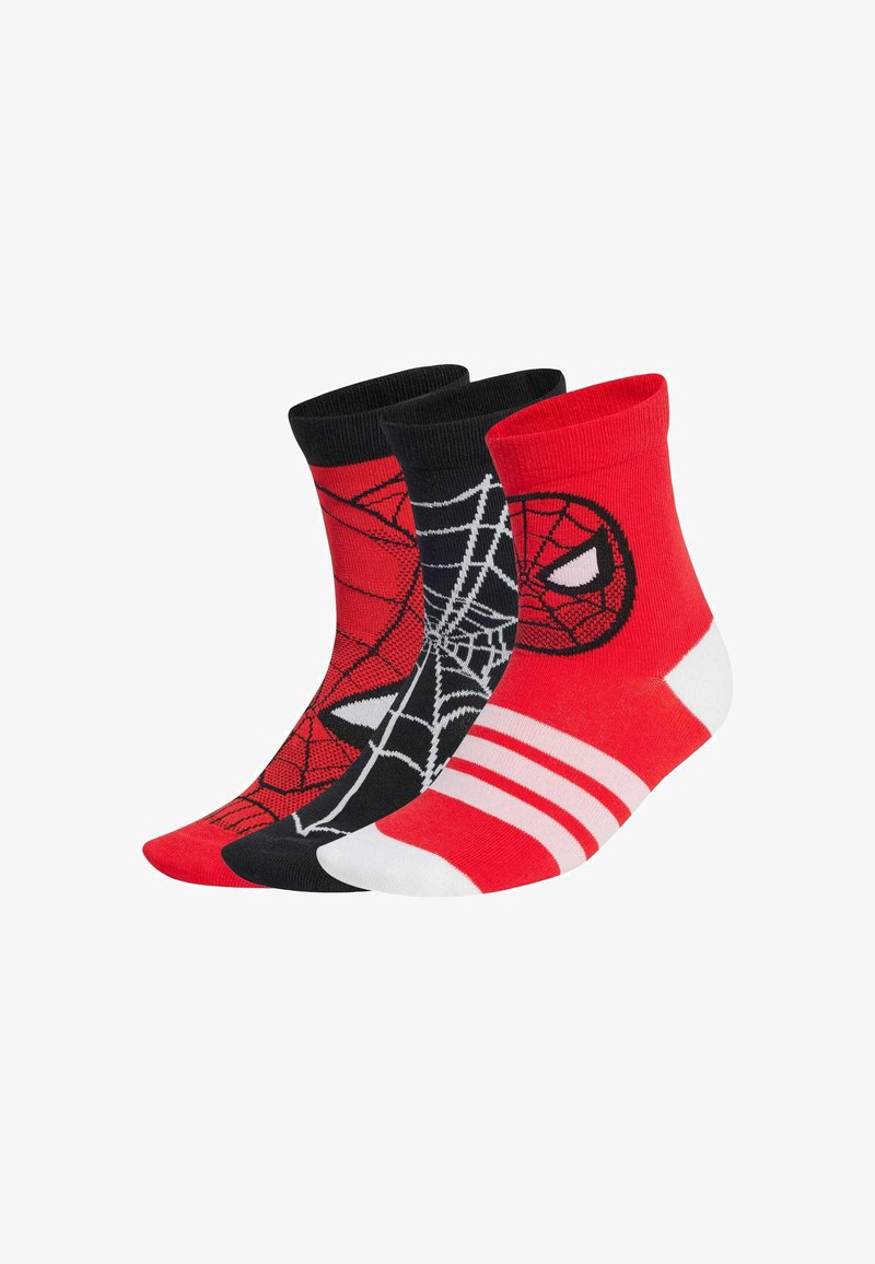 Tres pares de calcetines con colores rojo, negro y blanco; diseños de telaraña y personajes; puños acanalados; material de mezcla de algodón.