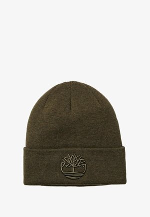 Cappello a maglia verde oliva con risvolto. Presenta una finitura strutturata e un logo impresso con un motivo ad albero sulla parte anteriore.