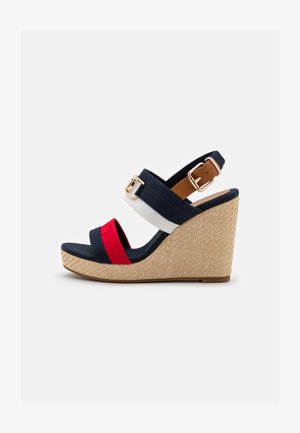 ESSENTIAL HIGH WEDGE - Sandales à plateforme - desert sky