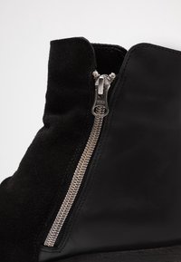 Felmini Botines - black
