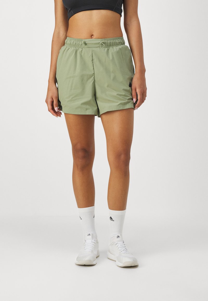 adidas Sportswear FUTURE ICONS THREE STRIPES  SHORT - Pantaloni scurți sport - tent green