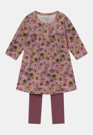 NBFTHILDE DRESS SET - Legging - violet ice