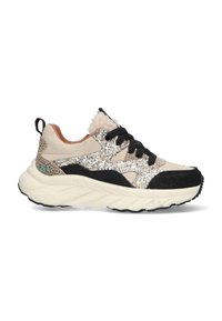 Zapatilla chunky en ante beige y negro con acentos de purpurina. Presenta una suela texturizada y cordones negros. Collar acolchado para mayor comodidad.