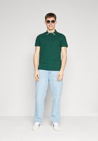 Tommy Hilfiger MONOTYPE UNDERCOLLAR  - Polo - hunter