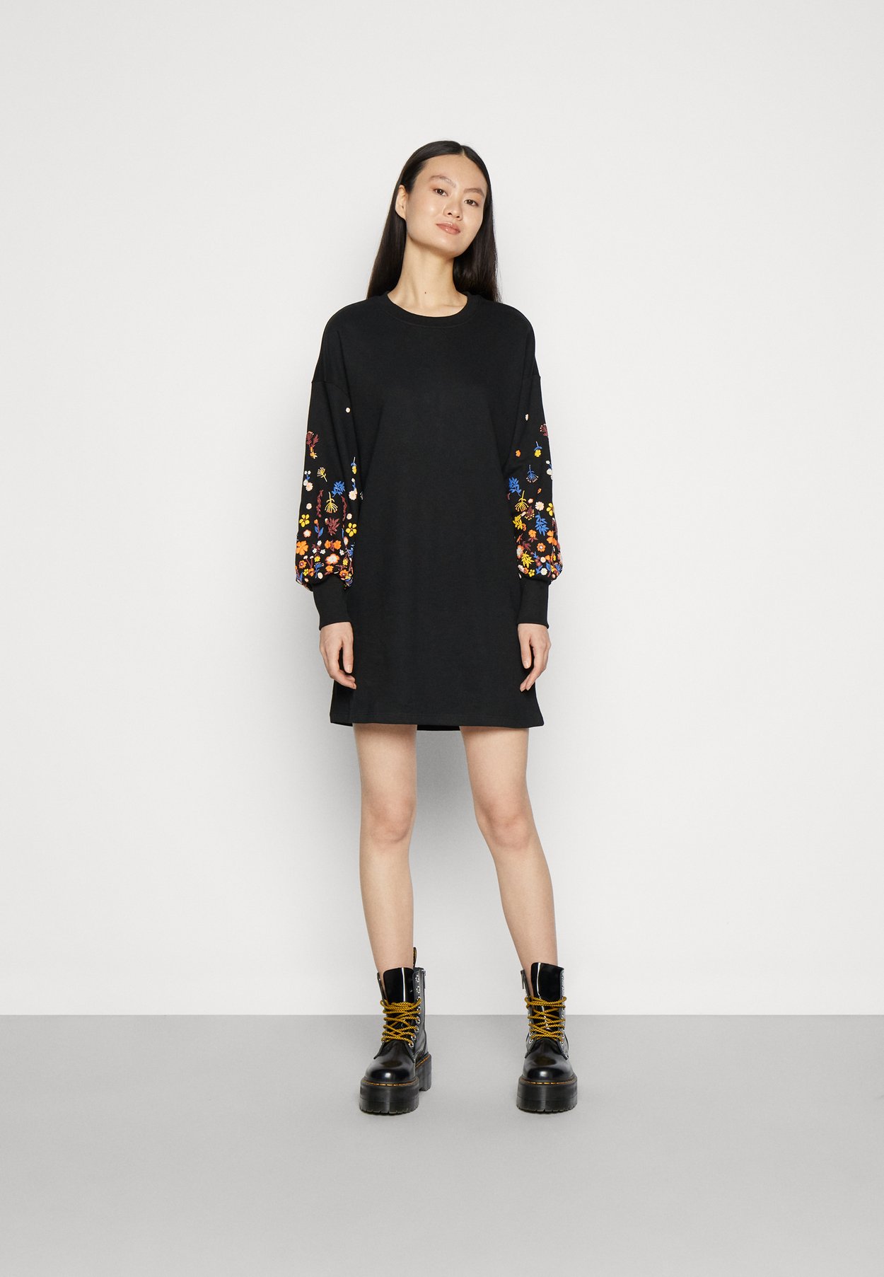 ONLBROOKE FLOWER DRESS