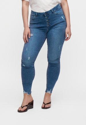 ONLY Carmakoma CARWILLY LIFE - Džínsy skinny fit - medium blue denim