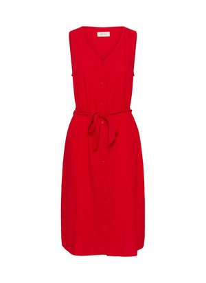 Rochie roșie fără mâneci, cu decolteu adânc în V, închidere cu nasturi în față și curea legată în talie. Fabricată dintr-un material neted, cu o siluetă fluidă.