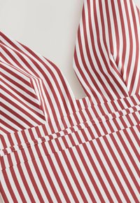 Unselected, rose white stripe