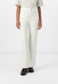 Samsøe Samsøe SHELLY - Relaxed fit jeans - clear cream