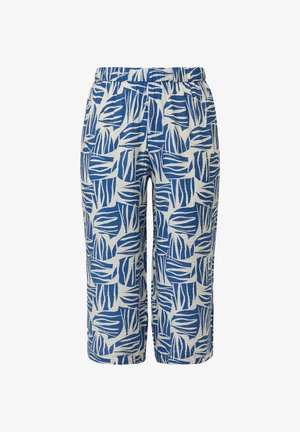 Niebieskie i białe spodenki o kroju 7/8 z elastycznym paskiem w talii, zdobione abstrakcyjnymi wzorami liści i teksturowanym materiałem.