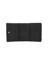 Portafoglio in pelle nera con superficie testurizzata, diverse fessure per carte, un compartimento con zip e una chiusura a bottone sul lato sinistro.