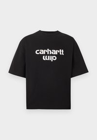 Μαύρο κοντομάνικο t-shirt με φαρδιά γραμμή και λευκό παραμορφωμένο λογότυπο κειμένου "carhartt wip" στο κέντρο εμπρός.