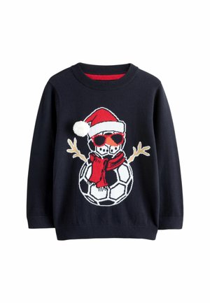 Marineblauer Pullover mit einem gestickten Schneemann, der einen Weihnachtsmannhut und Sonnenbrille trägt und einen Fußball hält, mit einem roten Schal und Pompon-Details.