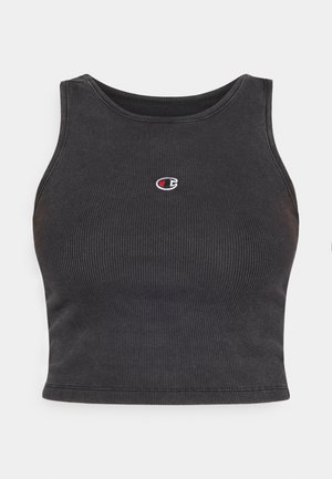Schwarzes geripptes Crop-Top mit Rundhalsausschnitt, das ein kleines gesticktes Logo auf der Brust und ein figurnahes Design aufweist.
