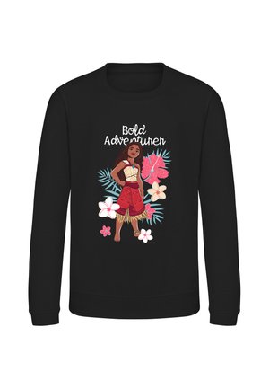 Sort sweatshirt med illustration af en selvsikker pige i rød nederdel omgivet af tropiske blomster og teksten "Bold Adventurer" foran.