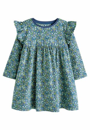 Robe longue à manches longues avec des accents de volants sur les épaules, une taille froncée, et un tissu bleu-vert orné de fleurs et de feuilles multicolores.