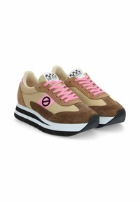 Beige and brown sneakers with pink laces, suede and mesh materials, featuring a black and white striped sole and a logo on the side.