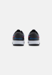 Champion RD18 LOW UNISEX - Sapatilhas de basquetebol - new black/blue/red