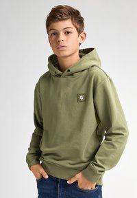 Felpa con cappuccio verde oliva, con un patch logo anteriore, caratterizzata da maniche lunghe, una vestibilità comoda e una texture di cotone morbida.