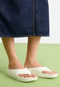 CALM - Sandalias de dedo - beige
