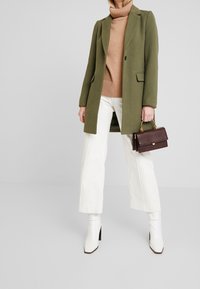 GAP Pullover - camel