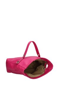 Borsa in pelle rosa con esterno a doppia cucitura, texture liscia e accessori in metallo. La parte superiore aperta rivela una fodera interna beige.