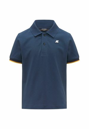 Polo blu navy a maniche corte con due bottoni, piccolo logo bianco "K" sul petto e rifiniture arancioni sui bordi delle maniche.