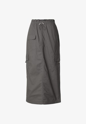 Donkergrijze lange cargorok met elastische tailleband, trekkoordsluiting en meerdere klepzakken aan de voorkant en zijkanten.