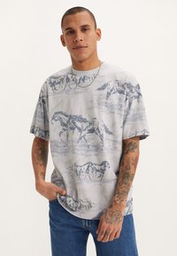 Levi's® VINTAGE - Osnovna majica kratkih rukava - white onyx