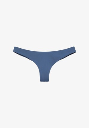 Stringe bleu sans coutures pour femmes avec une ceinture taille basse et un tissu lisse, présenté à plat sur un fond blanc.