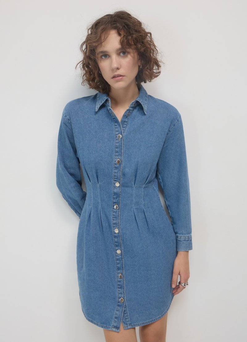 Calliope CON PINCES - Robe chemise - blu denim scuro