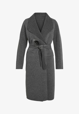 Grå indpakningsfrakke med lange ærmer, en bred krave og et bundet taljebælte. Fremstillet af blødt, tekstureret stof med sidelommer.