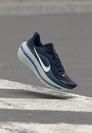 Nike Performance, AIR WINFLO 12 - Обувки за бягане по асфалт - midnight navy/white/dark slate