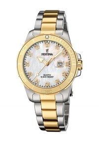 Festina-Uhr mit einem zweifarbigen Armband aus Edelstahl und Gold, rundem Zifferblatt aus Perlmutt, Kristallmarkierungen und Datumsanzeige auf der Position 3 Uhr.