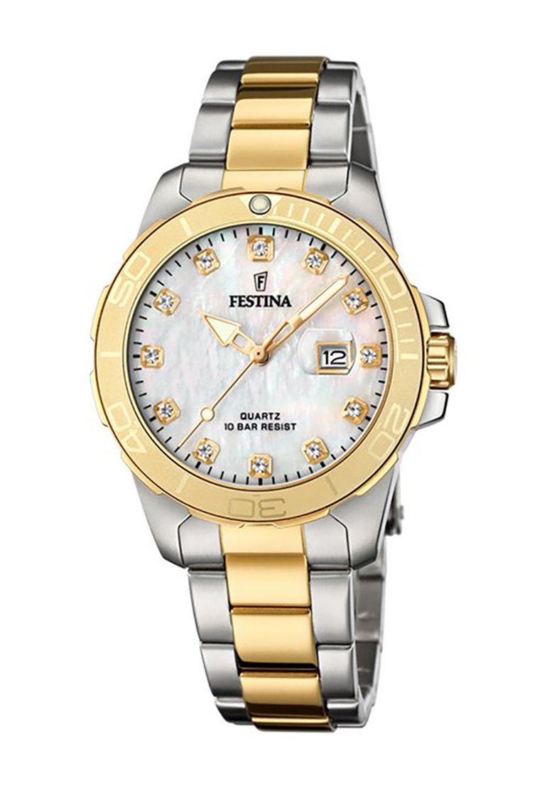 Festina-Uhr mit einem zweifarbigen Armband aus Edelstahl und Gold, rundem Zifferblatt aus Perlmutt, Kristallmarkierungen und Datumsanzeige auf der Position 3 Uhr.