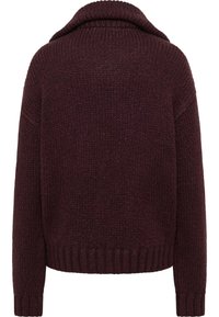 Bordeauxroter, gestrickter Pullover mit weitem Kragen, gerippten Bündchen und Saum, aus strukturiertem, grobem Material und mit entspannter Passform.