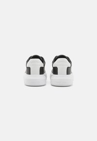 Calvin Klein LACE UP - Sneakers low - black/white