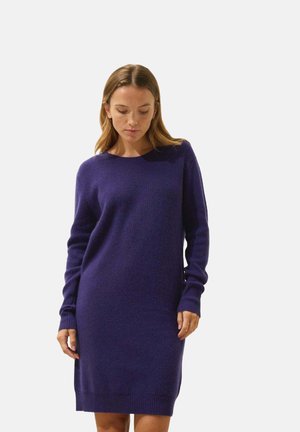 AURELINE ROUND NECK - Vestido de punto - purple