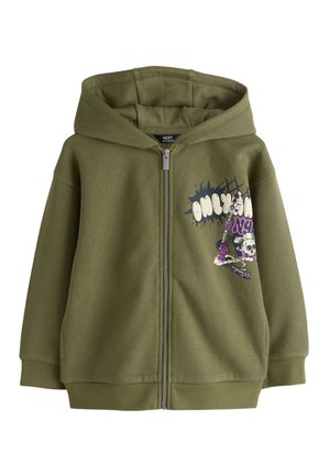 Olivovo zelená mikina na zips s kapucňou, s fialovo-bielou grafikou skeletu na skateboarde a komiksovým textom na hrudi.