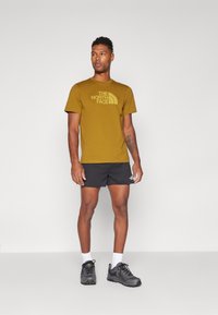 The North Face SUMMER LIGHTRANGE SHORT 4IN - Träningsshorts - tnf black