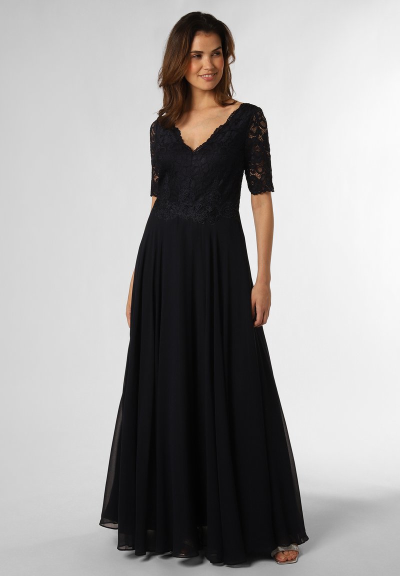 Marine lange jurk met een bloeiende kant lijfje en korte mouwen. Vloeiende rok, V-hals en doorzichtige stoftextuur verhogen de elegantie.