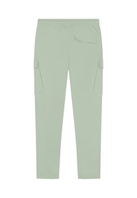Lichtgroene cargobroek gemaakt van een gladde stof, met een elastische tailleband en twee zijzakken voor functionaliteit.