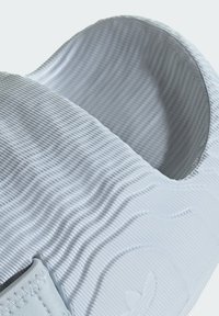 adidas Originals ADILETTE 22 XLG - Platform sandals - halo blue cloud white