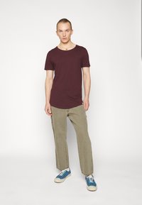 Lee SHAPED TEE - T-shirt básica - velvet beet