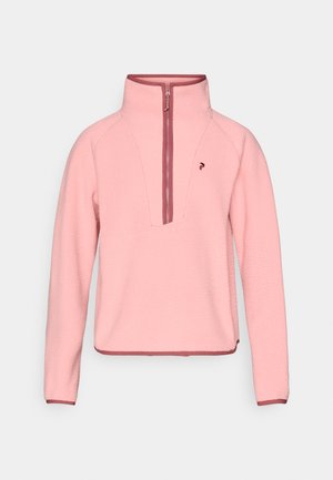 Jasnoróżowa bluza polarowa z wysokim kołnierzem, półzamkiem z przodu oraz bordowym wykończeniem na mankietach i dole. Na piersi znajduje się subtelne logo.