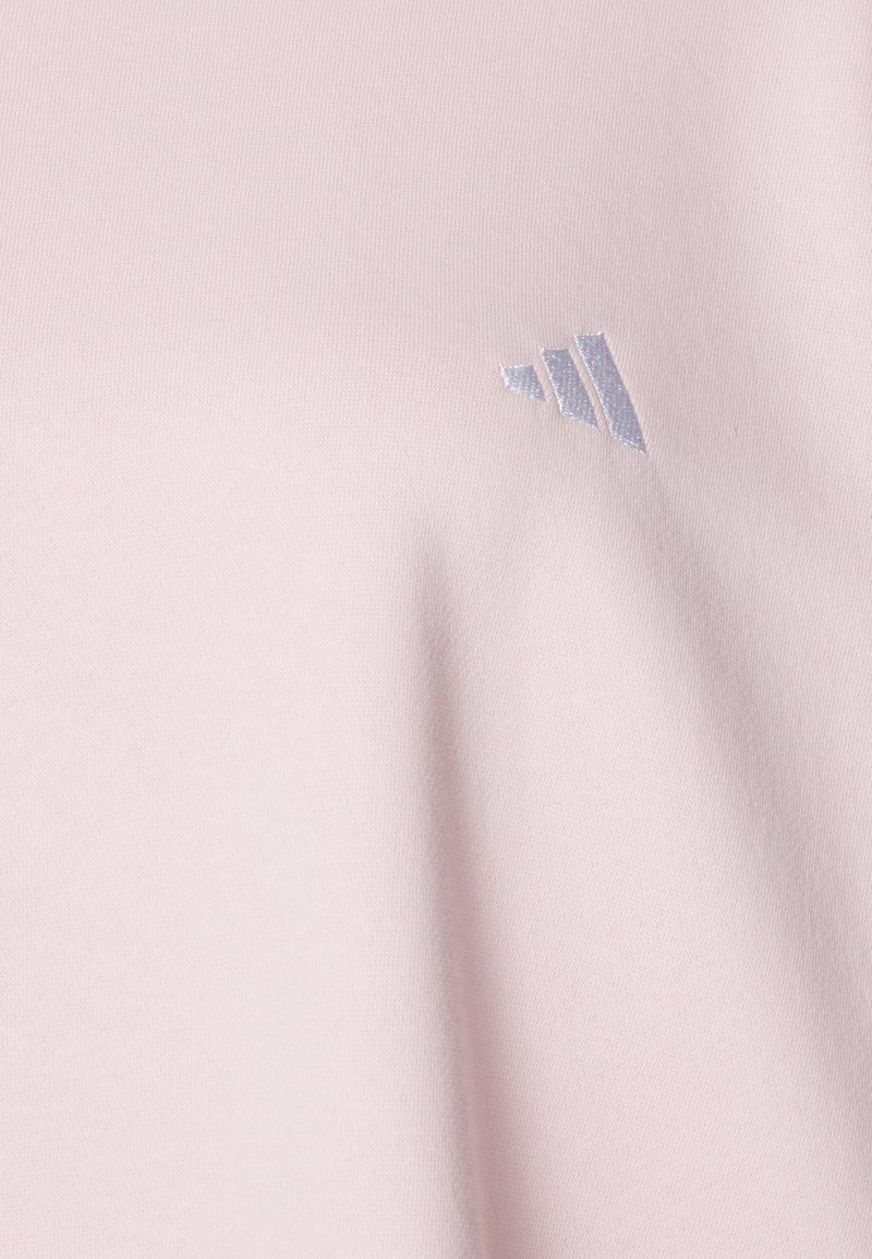 adidas Sportswear ESSENTIALS SMALL LOGO FEEL COZY INCLUSIVE