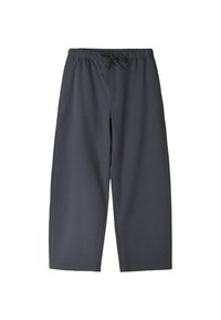 Dunkelgraue, weite Hose aus weichem Material, mit einem elastischen Bund und Kordelzug sowie seitlichen Nähdetails.