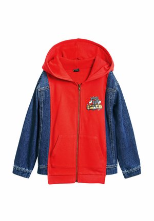 Rote Kapuzenjacke mit Jeansärmeln, ausgestattet mit einem Frontreißverschluss und Kängurutaschen. Gesticktes Motiv auf der Brust, weiche Textur, lässiges Design.