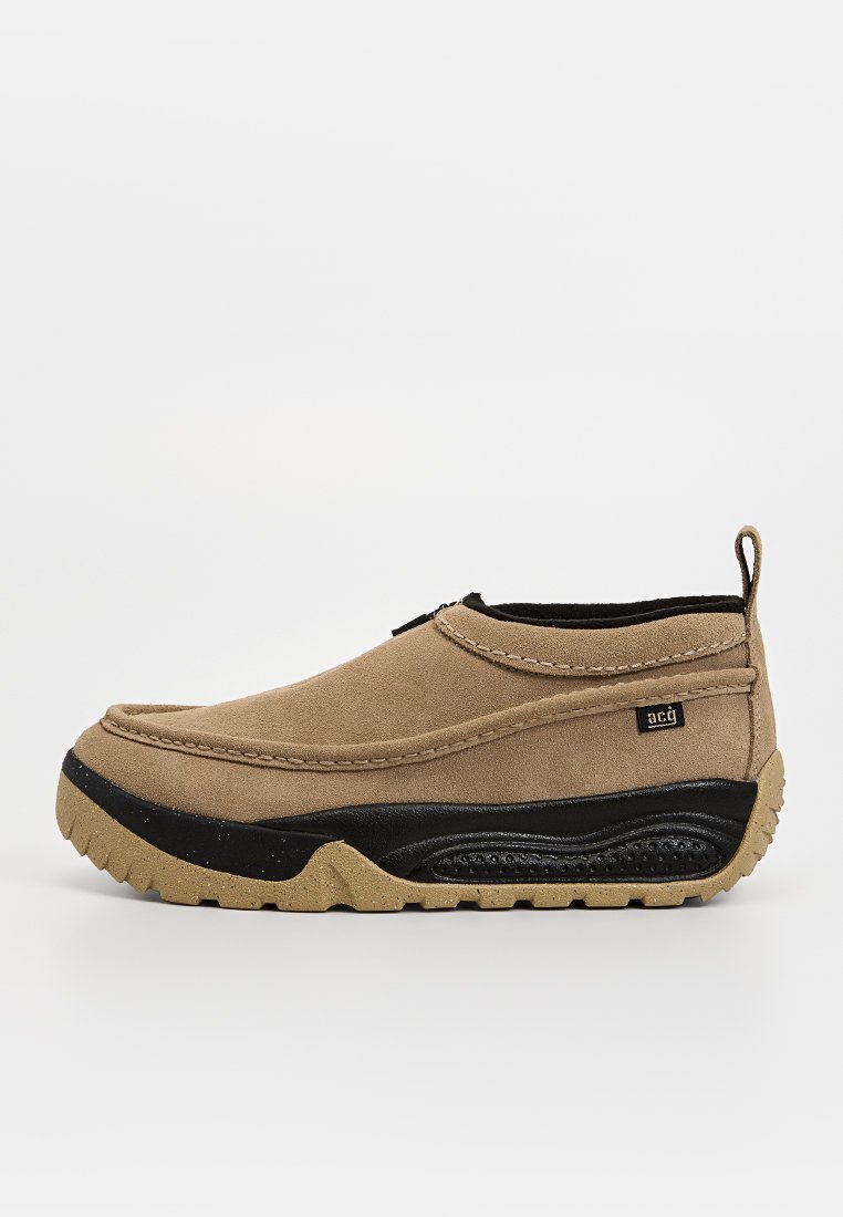 Zapatos sin cordones